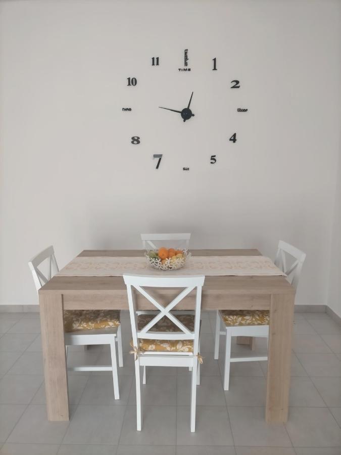 Holiday House Chiara SantʼAntìoco Exteriör bild